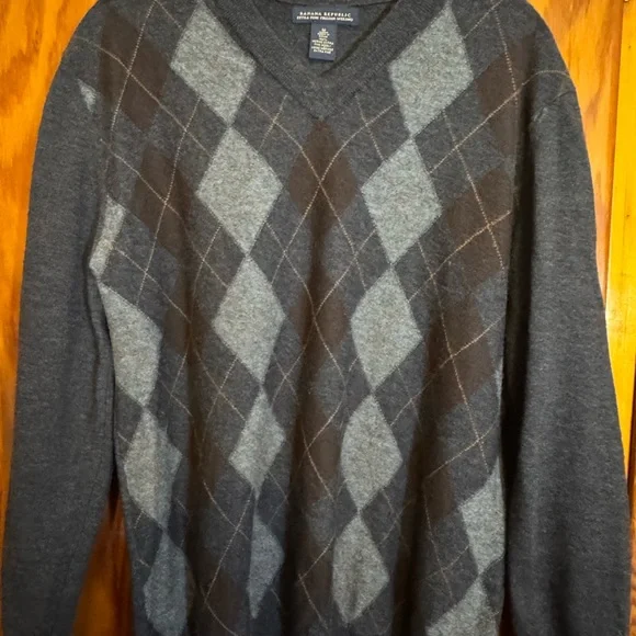 Banana Republic V-Neck Argyle Sweater - Dark Gray and Light Gray - Picture 1 of 3